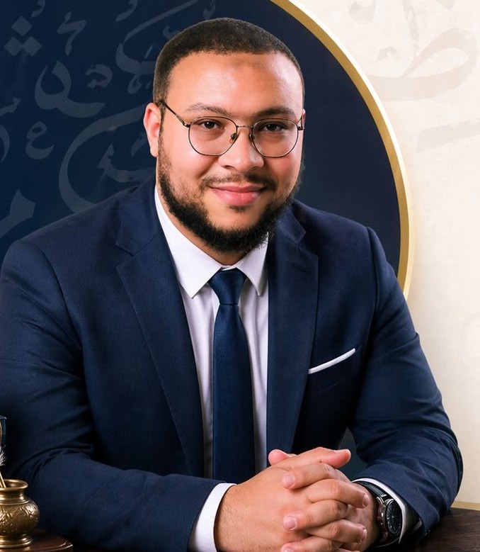 الأستاذ إبراهيم حسن